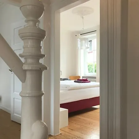 Herrenhaus - Weingut Freiherr V. Landenberg 埃迪格尔-埃莱尔